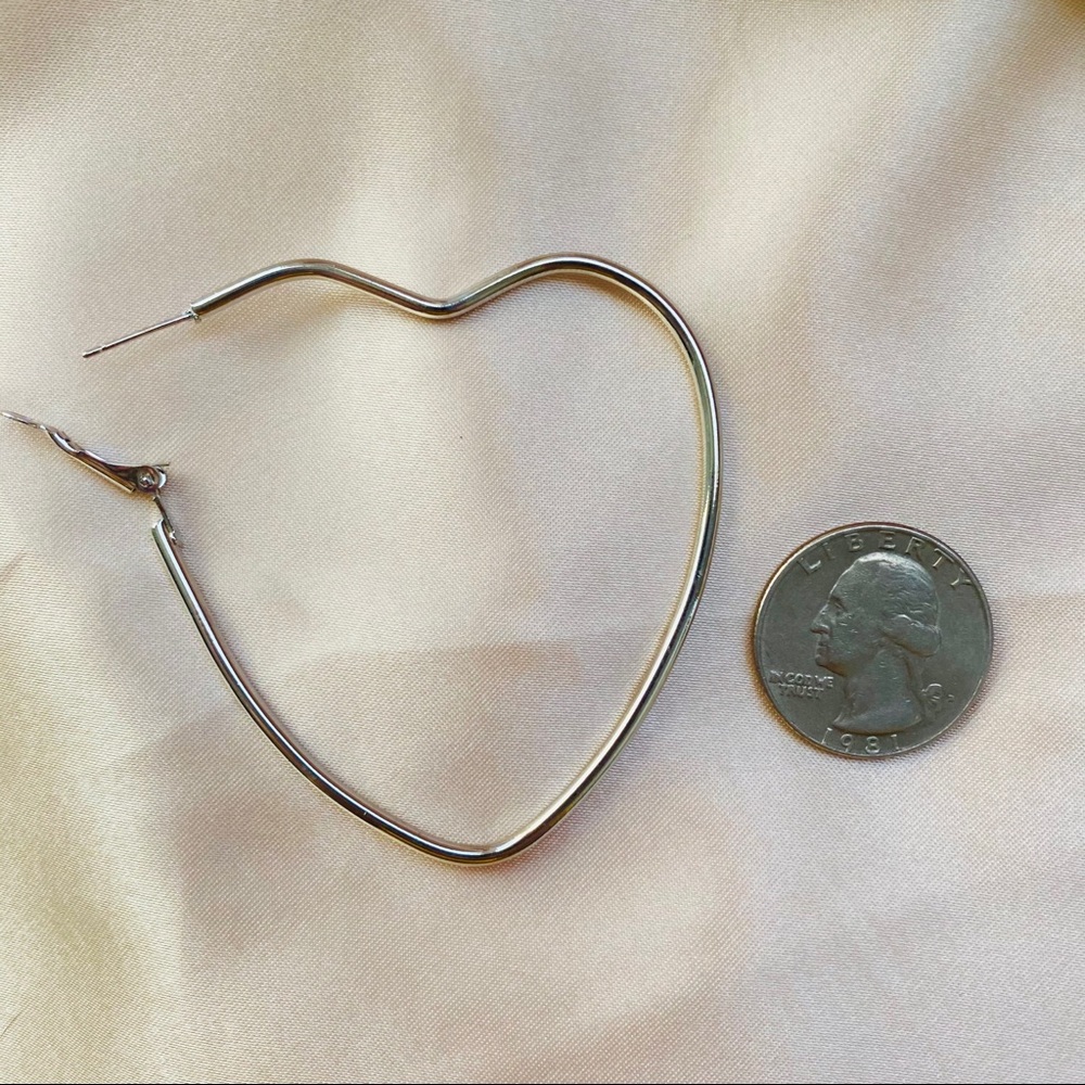 ❤️‍🔥𝕤𝕒𝕝𝕖❤️‍🔥heart hoop earrings - Picture 3 of 6